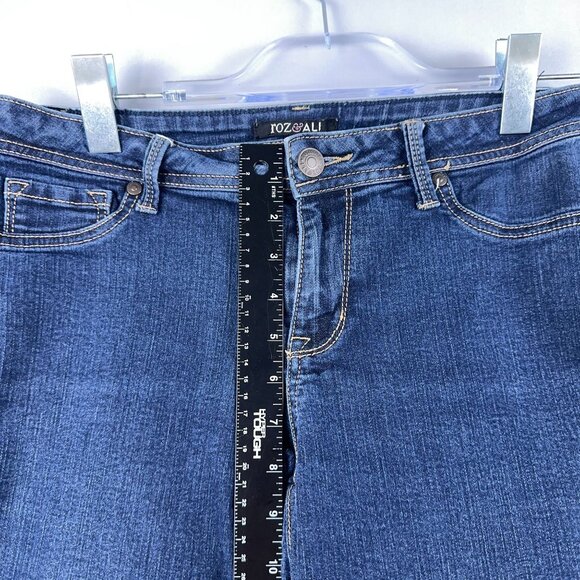Roz & Ali Skinny Jeans Womens SZ 8 Mid Rise Medium Wash Embroidered Pockets Blue - Picture 8 of 12